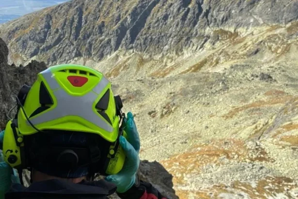 Po páde v Batizovskej próbe zahynul poľský turista, druhého zachránili