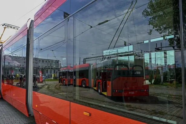 Polícia prešetruje poškodenie električkovej trate