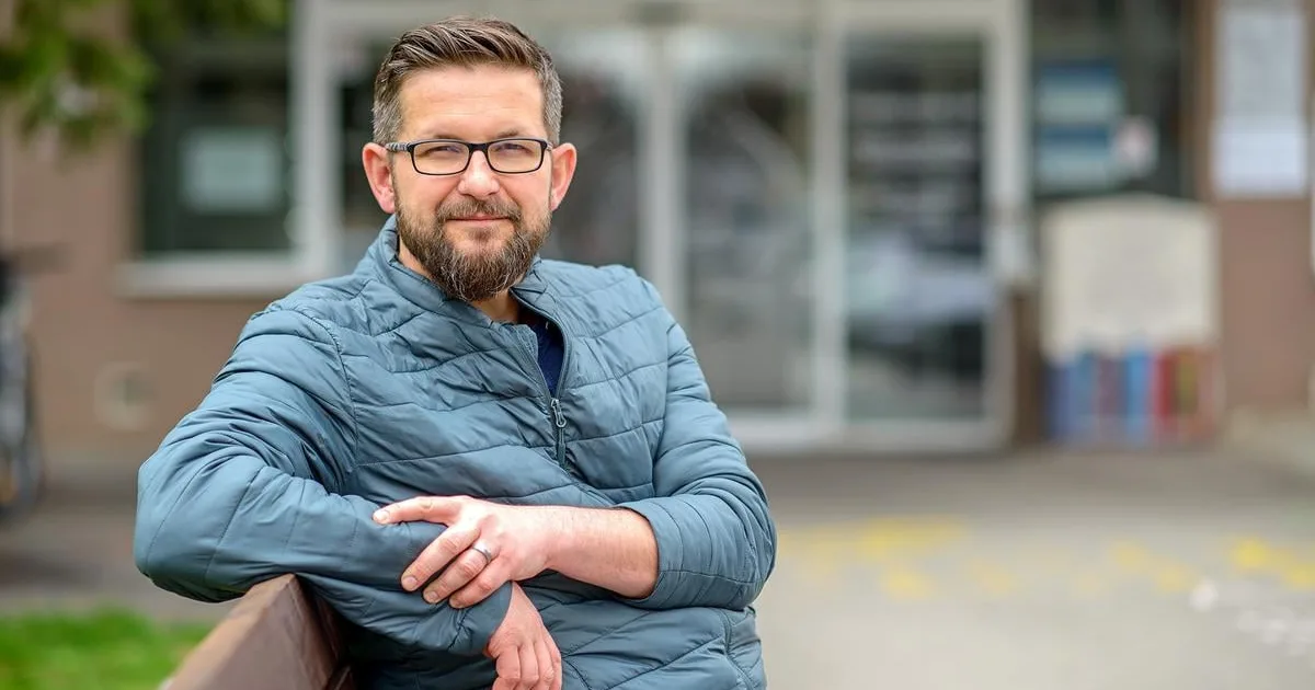 Politológ: Baška má lepšiu východiskovú pozíciu, jeho prehra by bola ranou pre Smer