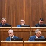 Poslanci začali rokovanie o návrhu novely zákona o potravinách