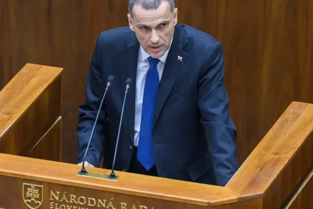Premiér použil štvavé výroky, ktoré vyvolávajú vážne obavy