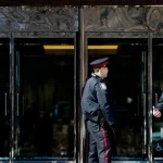 Pri synagóge v Kanade sa strieľalo, zranení sú dvaja vrátane policajta