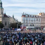 Protestujúci v Prahe kritizujú Babišov kabinet a pripomínajú Havla