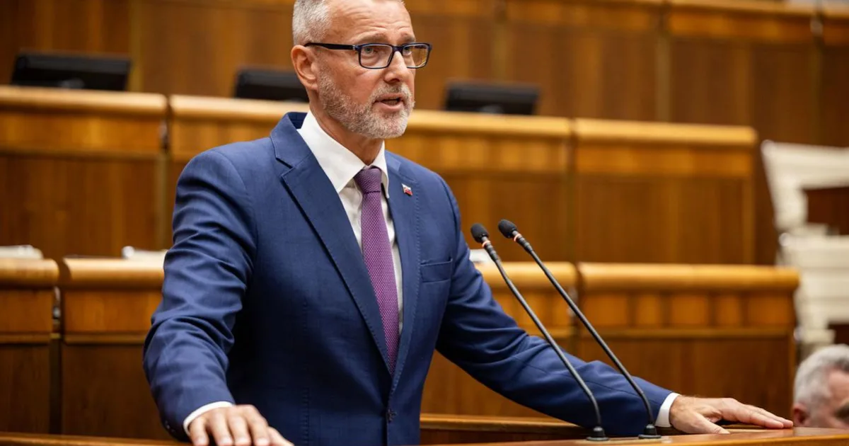 Raši žiada od opozície podporu pre ústavnú zmenu o referende o predčasných voľbách