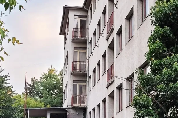 Roky opustený, kedysi plný študentov. Univerzita ho chcela vymeniť a predať, teraz má plán