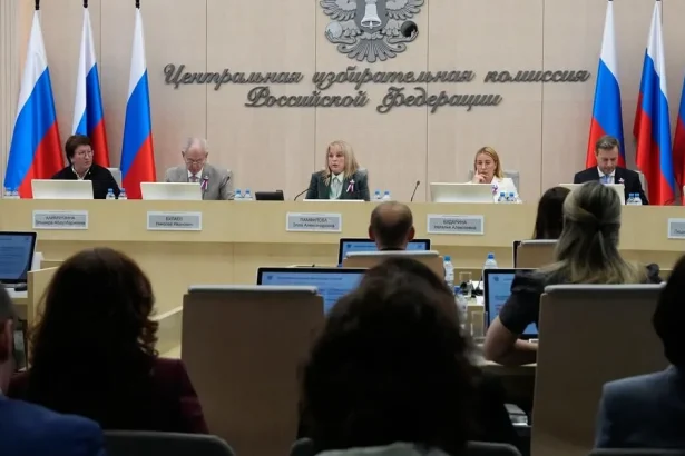 Ruská komisia potvrdila víťazstvo Putinovej strany, získa 349 mandátov