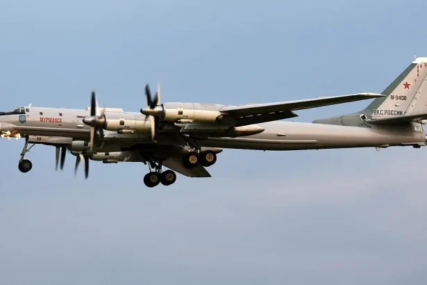 Ruský strategický bombardér havaroval na Ďalekom východe, o život prišlo šesť osôb