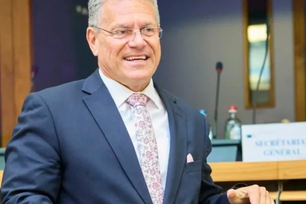 Šefčovič: Ak nechceme zatvárať vysoké pece, znížme dovoz ocele o polovicu