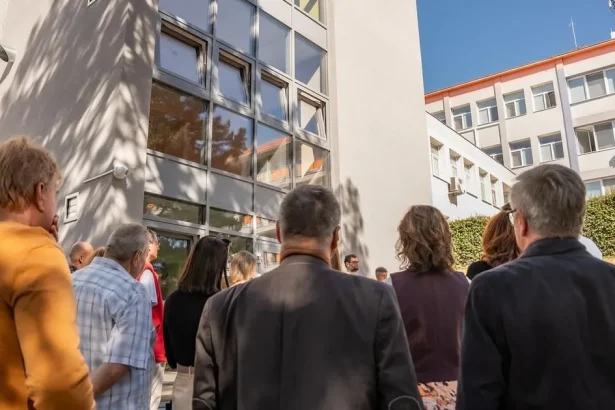 Seniori majú nový výťah aj starý bazén, v ktorom sa už 15 rokov cvičí