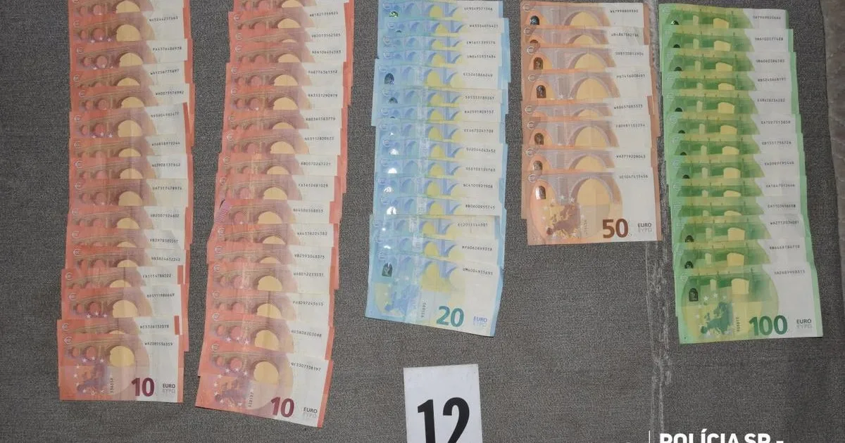 Sereď: Policajti zhabali drogy aj veľkú sumu peňazí, díler je za mrežami