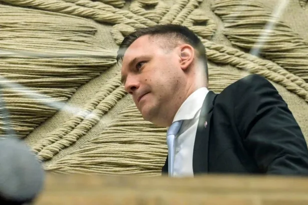Slyško odíde z klubu Hlasu, koalícia na jeseň stratí väčšinu
