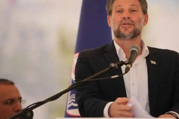 Smotrič žiada vojnu na Západnom brehu a pripojenie častí Gazy a Libanonu