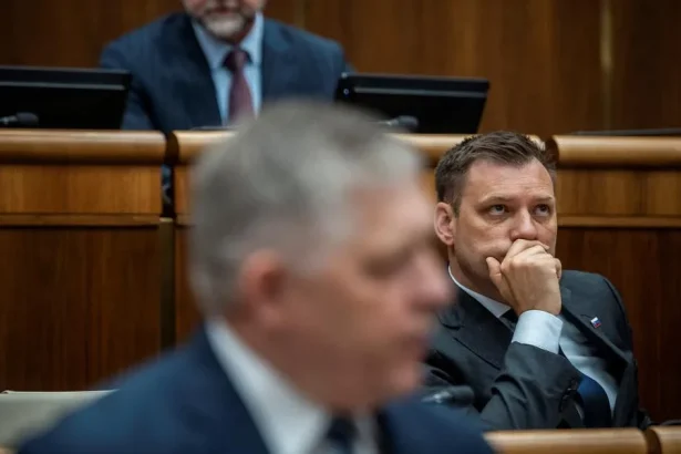 SNS žiada Tarabu, aby zastavil predaj majetku, hlavne hotela Bobrovník