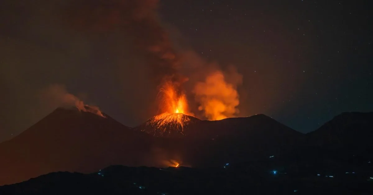 Sopka Etna na Sicílii opäť prerušila leteckú dopravu