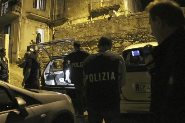 Strážcu v Pompejach zadržali pre sexuálne napadnutie mladíka