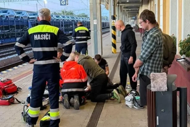 Svedok opísal boj o život muža na stanici v Teplej, po polhodine ho oživili
