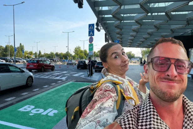 Taxikári z letiska v Bratislave nahnevali influencerov, 13 eur im bolo málo