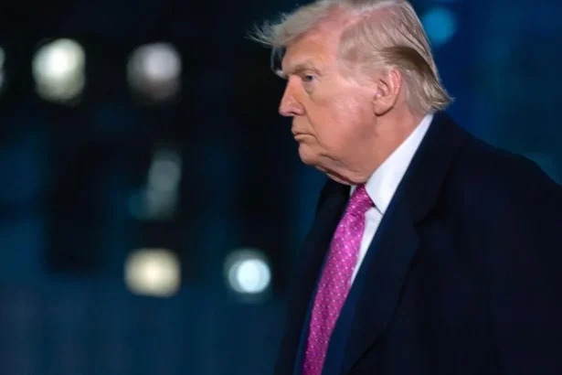 Trump súhlasí s premenou víťazného oblúka vo Washingtone na vojenský areál