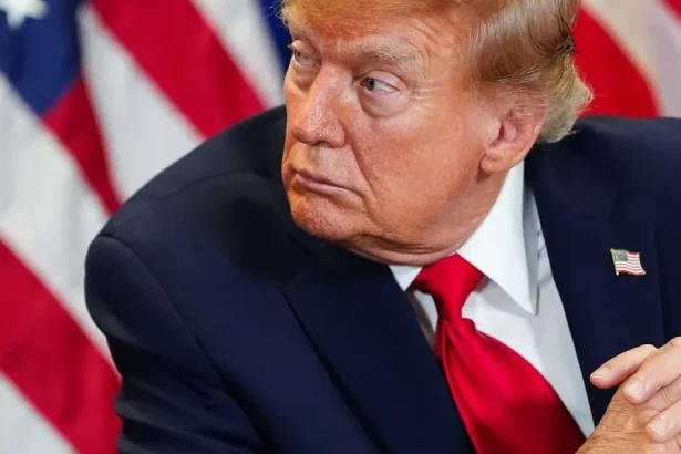 Trump zaútočil na novinárov, označil ich za zradcov a bláznov
