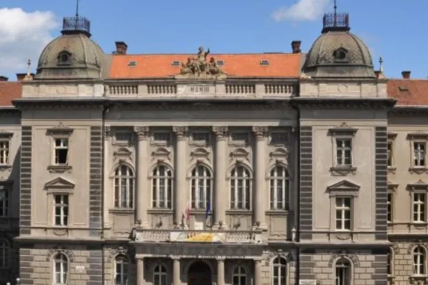 UPJŠ otvorila akademický rok, ocenenia pre vedcov i študentov