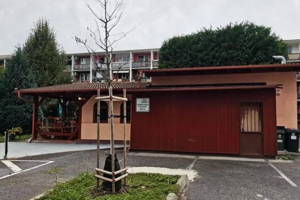 V Ružinove spustili odstraňovanie čiernej stavby.