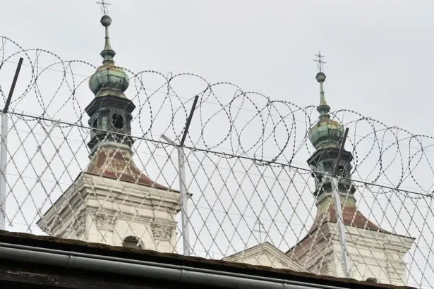 Väznice budujú výstupné oddiely na začlenenie odsúdených do života