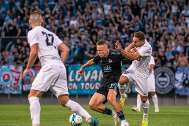 Veľký sviatok pod Zoborom: Trápiaci sa Slovan, rozporuplný Stoch a rekordná kulisa