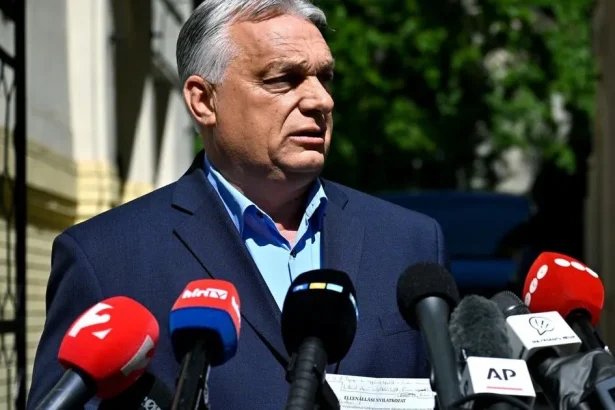 Viktor Orbán sa prvýkrát objavil od volebnej porážky