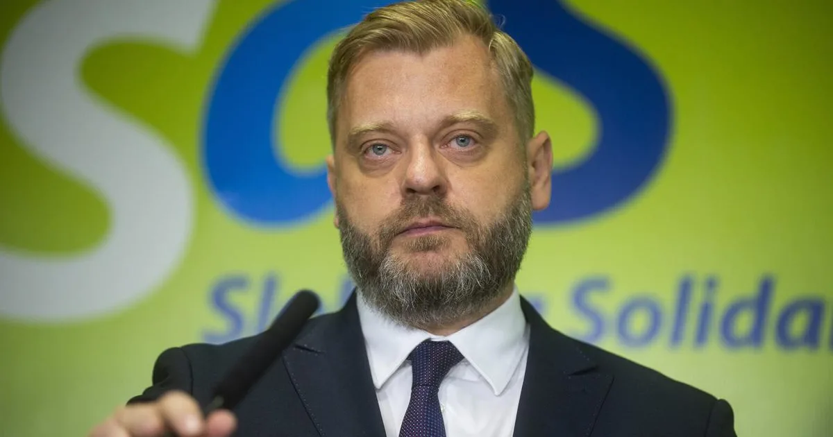 Vláda naďalej pracuje na vyradení ruských oligarchov zo sankčných zoznamov
