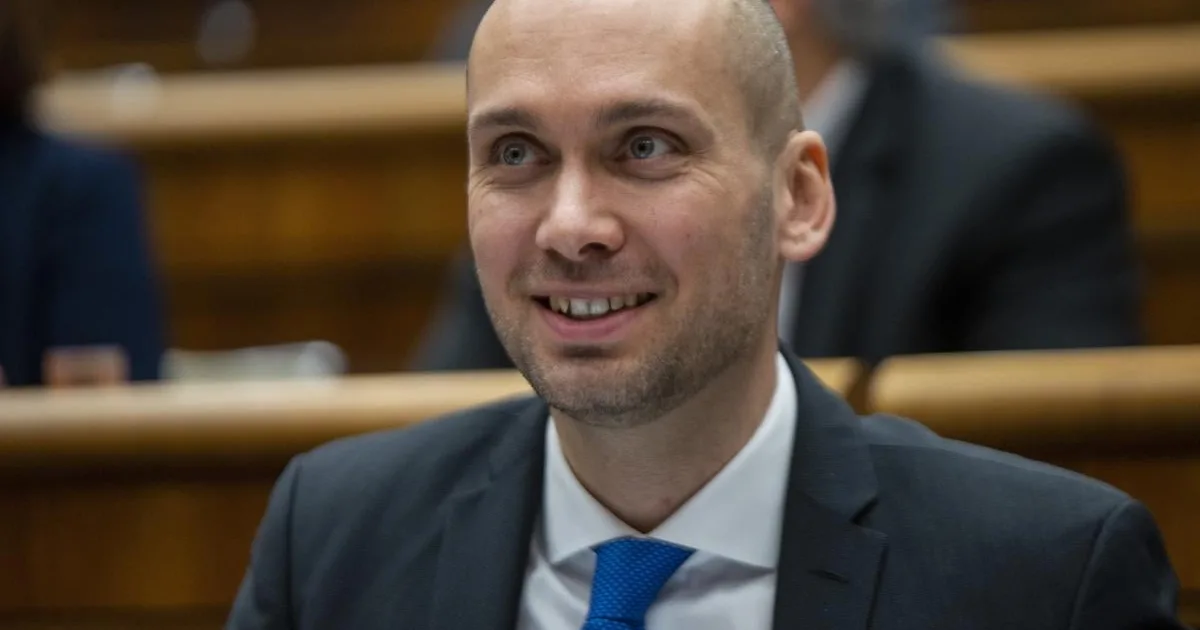 Vláda podľa opozície naďalej nekoná v súvislosti s vysokými cenami pohonných látok