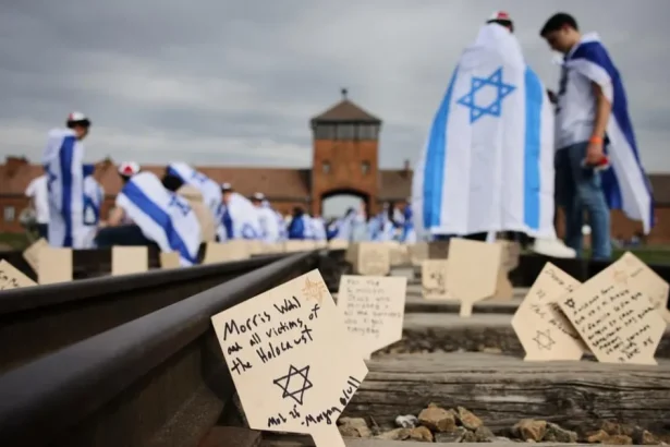 Vo veku 107 rokov zomrel najstarší muž, ktorý prežil holokaust