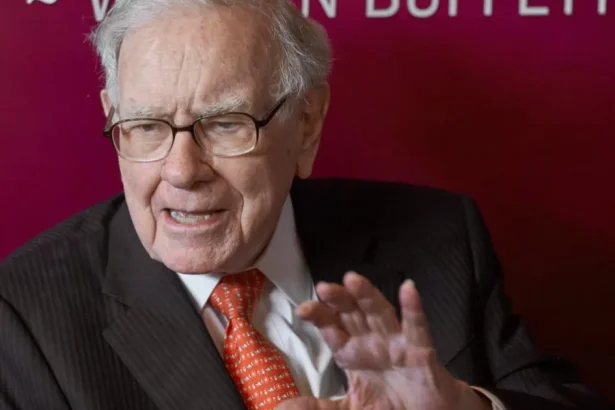 Warren Buffett po desaťročiach odchádza z čela Berkshire Hathaway