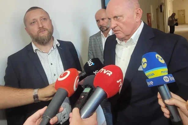 Začal sa proces v kauze Poľovnícka chata. Poškodení žiadajú desaťtisíce