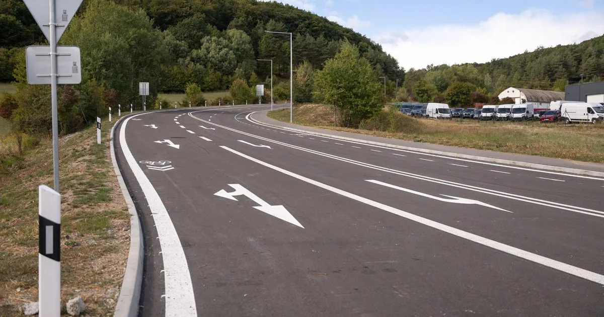 30 rokov čakania na 1,5 km cesty, ktorá predtým nikam neviedla
