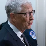 Bill Gates varoval pred neregulovanou umelou inteligenciou