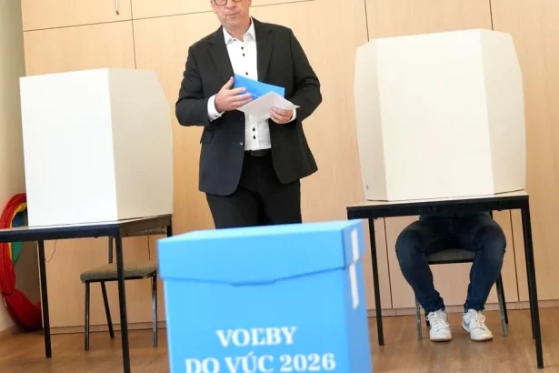 Bratislava: Petržalka a Karlova Ves hlásia problémy s lístkami, Ráž aj Vallo odvolili