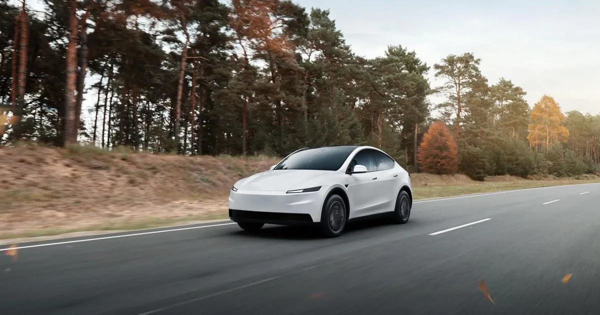Dopoludnia povolenie, popoludní prvé jazdy. Tesla už na Slovensku zatáča aj brzdí sama