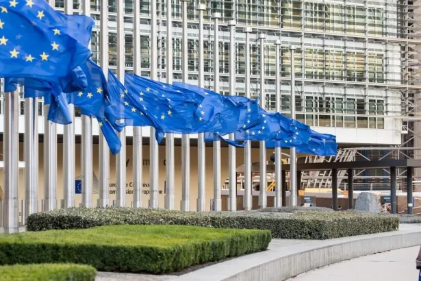 Európska komisia žaluje Slovensko, hrozia mu dva súdne spory v ekonomickej oblasti