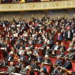 Francúzska vláda plánuje v roku 2027 ušetriť 43 miliárd eur škrtmi a úpravou daní