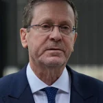 Izraelský prezident ocení hrdinstvo štyroch pasažierov letu FlyDubai