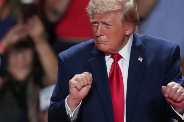 Kráľ Ameriky je nahý a Fico sa preto hnevá na celý svet