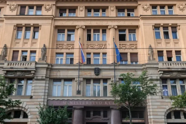 Ministerstvo kultúry našlo chyby v grantoch Nadácie Milana Šimečku