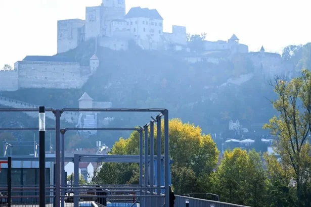 Most mohli rozobrať, no stane sa trenčianskou Eiffelovkou. Otvoria ho o mesiac