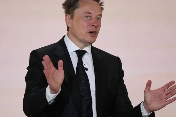Musk obvinil Ukrajinu z porušenia podmienok používania Starlinku