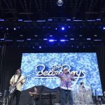 Návraty Oasis, The Beach Boys a The Cure. Ľudia si kupujú lístky do vlastnej mladosti