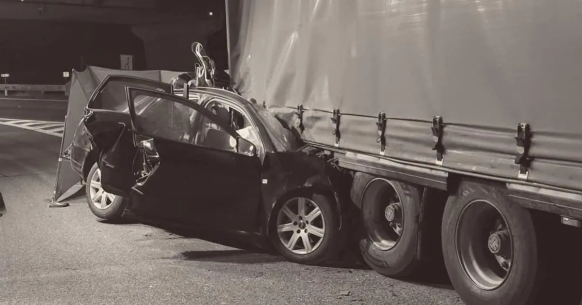 Nočná tragédia na D2: Auto narazilo do kamióna, vodič neprežil
