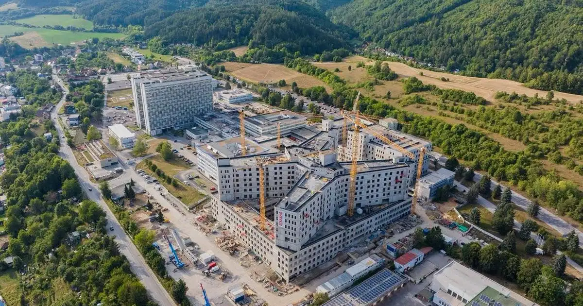 Nové nemocnice konečne rastú, no ich cena bude privysoká
