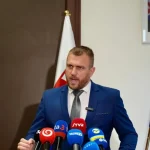 Opozičná SaS vyzvala prezidenta Pellegriniho, aby jasne odsúdil útoky