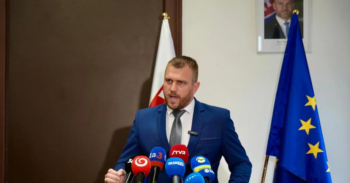 Opozičná SaS vyzvala prezidenta Pellegriniho, aby jasne odsúdil útoky