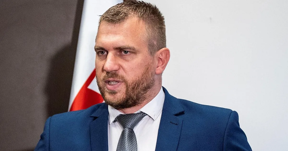 Opozičná SaS vyzýva SNS na okamžité rokovanie o bezpečnostnej situácii.